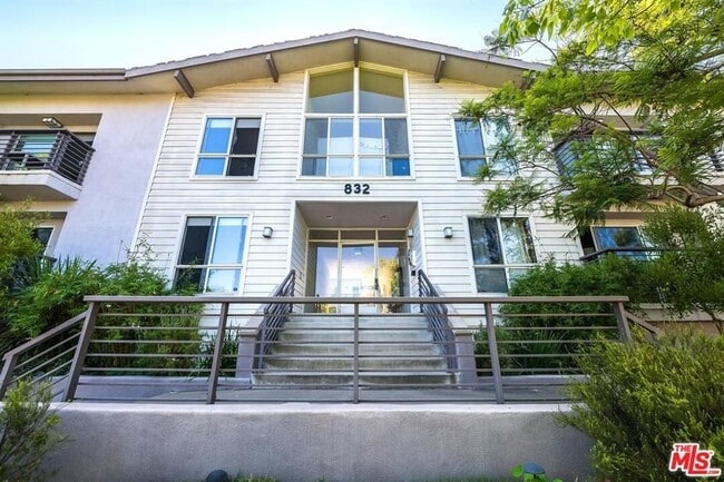 Building Photo - 832 Euclid St