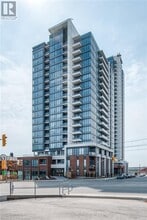 Building Photo - 5 Wellington St S