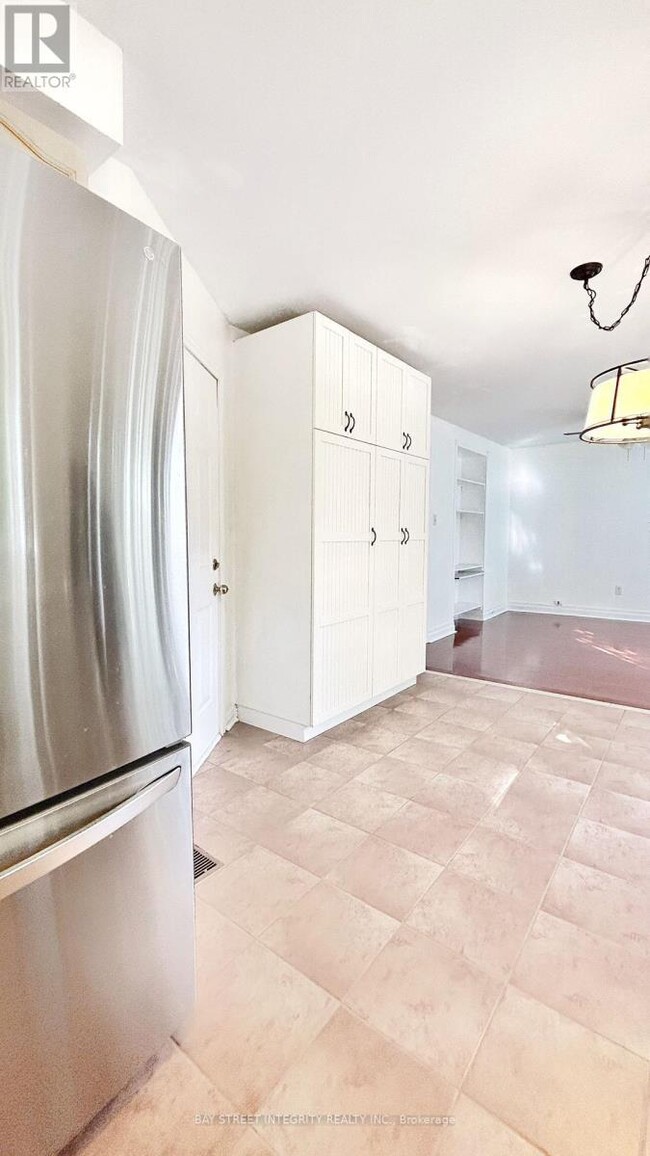 Building Photo - 2594 Dashwood Dr