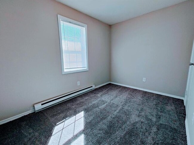 Building Photo - 4405 Layola Ave