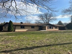 Building Photo - 1708 Montague Rd