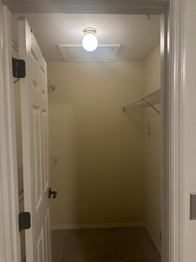 Building Photo - 13810 Sutton Park Dr N