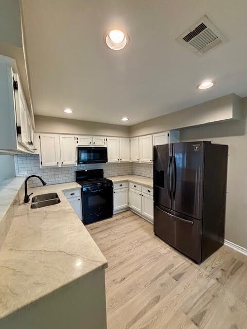 Foto del edificio - 17122 Kings Walk Ln