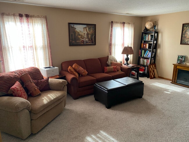 Building Photo - 1542 Lucy Dr