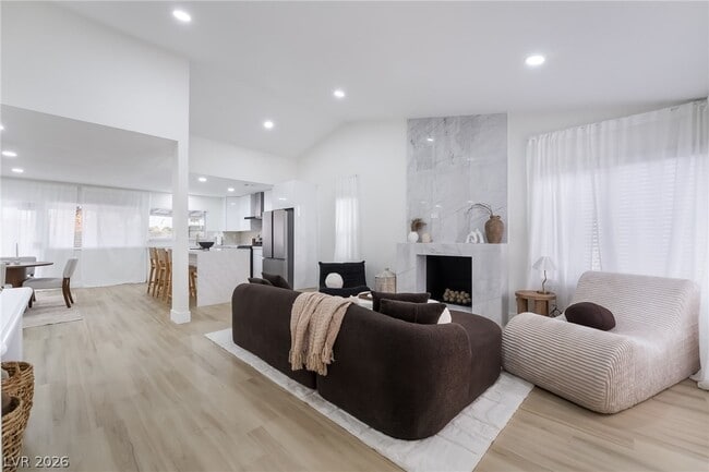Foto del edificio - 3138 Belvedere Dr