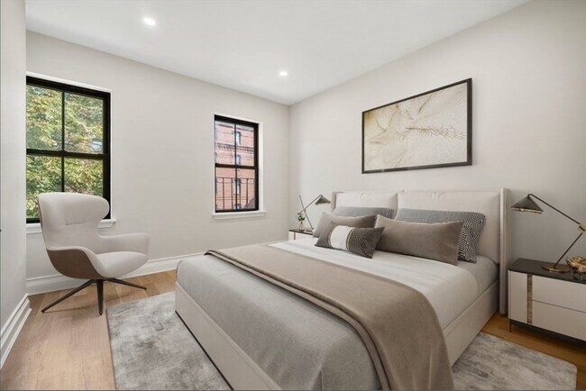 Foto del edificio - 102 E Brookline St