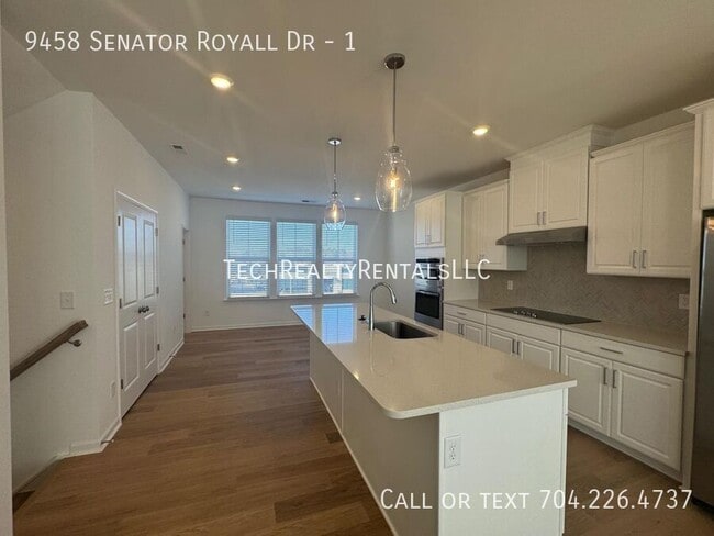 Foto del edificio - 9458 Senator Royall Dr