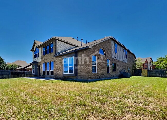Foto del edificio - 705 Rolling Hills Ln