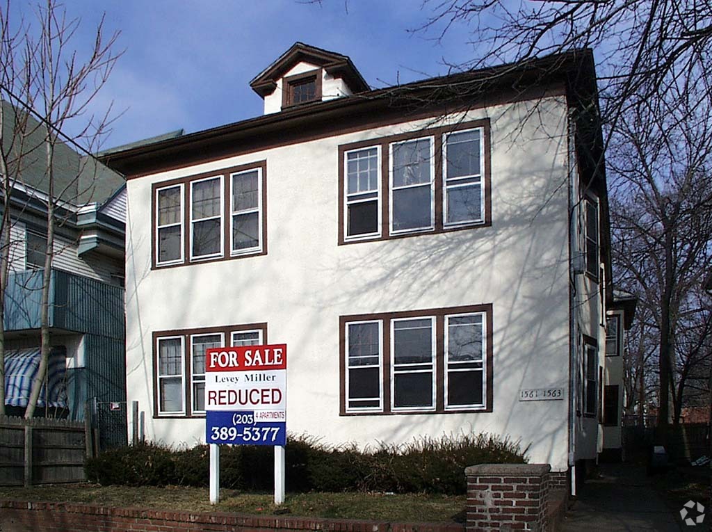 Alternate building view - 1563 Chapel St