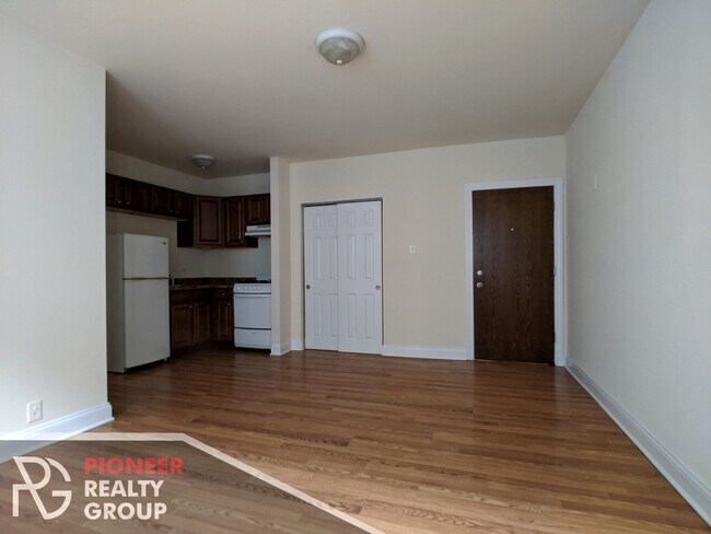 Building Photo - 2606 N Kimball Ave