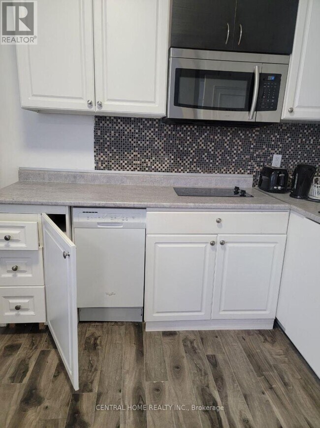 Building Photo - 106 Rajah St