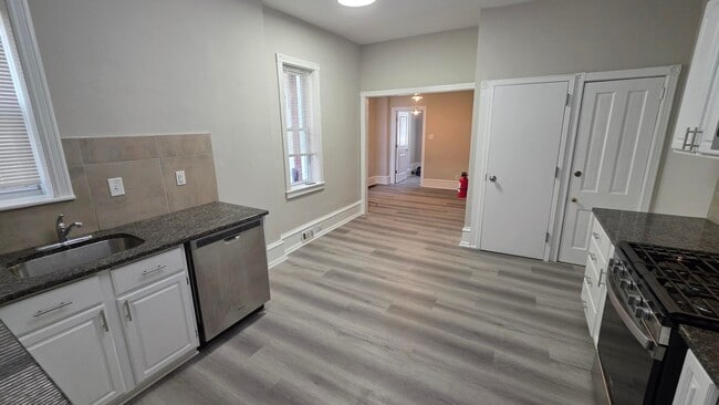 Foto del edificio - 637 N 32nd St