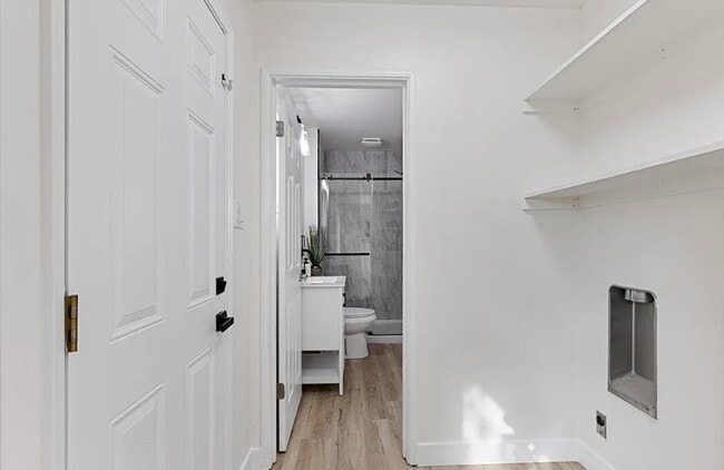 Foto del edificio - FOR RENT