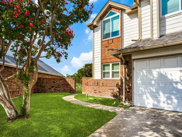 Foto del edificio - 2401 Brooke Ct