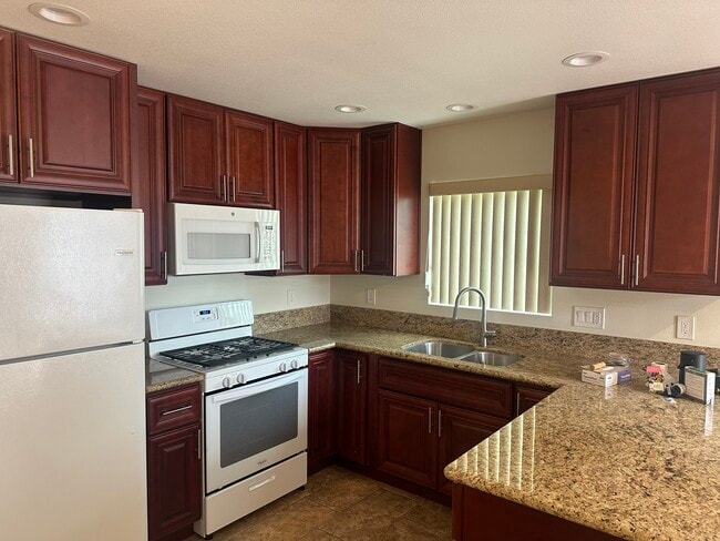 Building Photo - 1711 Firethorne Plz