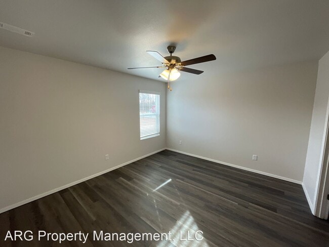 Building Photo - 3 br, 2 bath House - 3208 E Jacob Lane