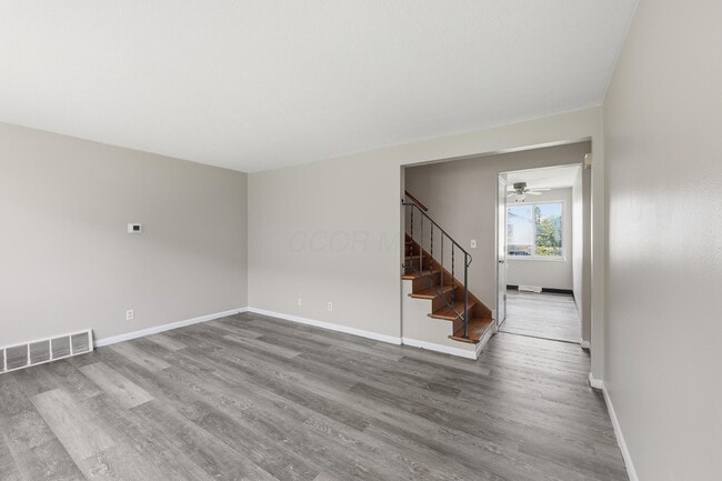 Foto del edificio - 1759 Lonsdale Rd