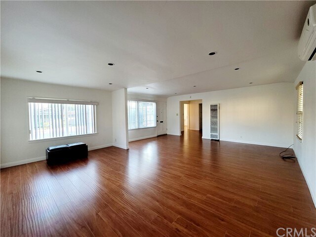 Building Photo - 517 N San Marino Ave