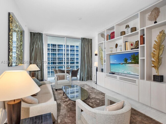 Foto del edificio - 6799 Collins Ave