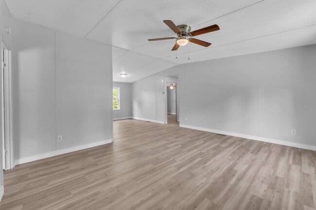 Building Photo - 92 Dryden Ave