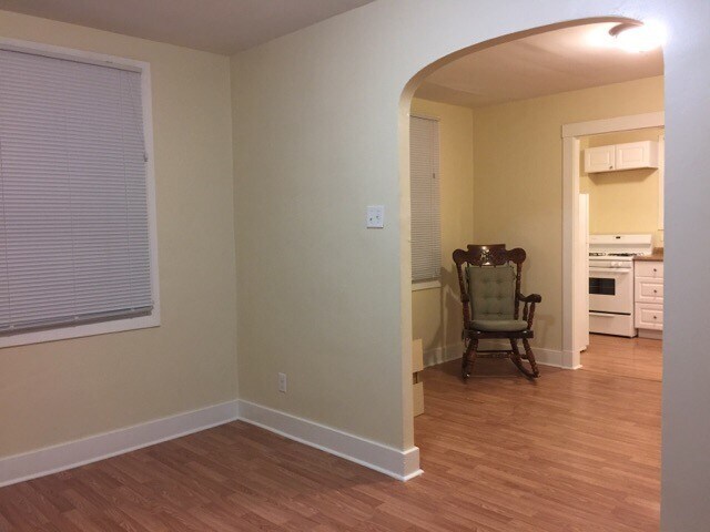 Building Photo - 915 Chartiers Ave