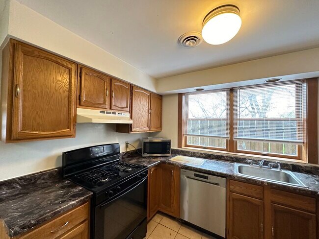 Foto del edificio - 3937 N Wayne Ave