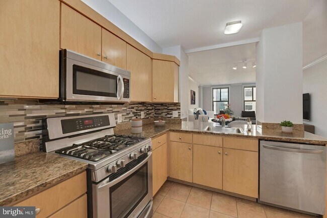 Foto del edificio - 616 E Street NW Unit 1020