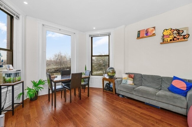 Building Photo - 25 Bay State Rd