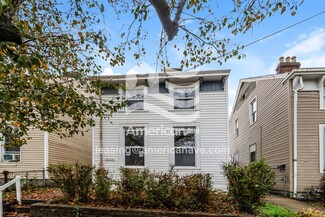 Building Photo - 604 E 16th St