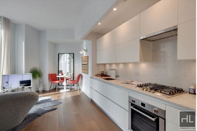 Foto del edificio - AMAZING STUDIO APARTMENT! WON’T LAST!! NO ...