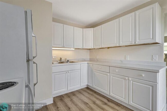 Building Photo - 3736 Avenue S