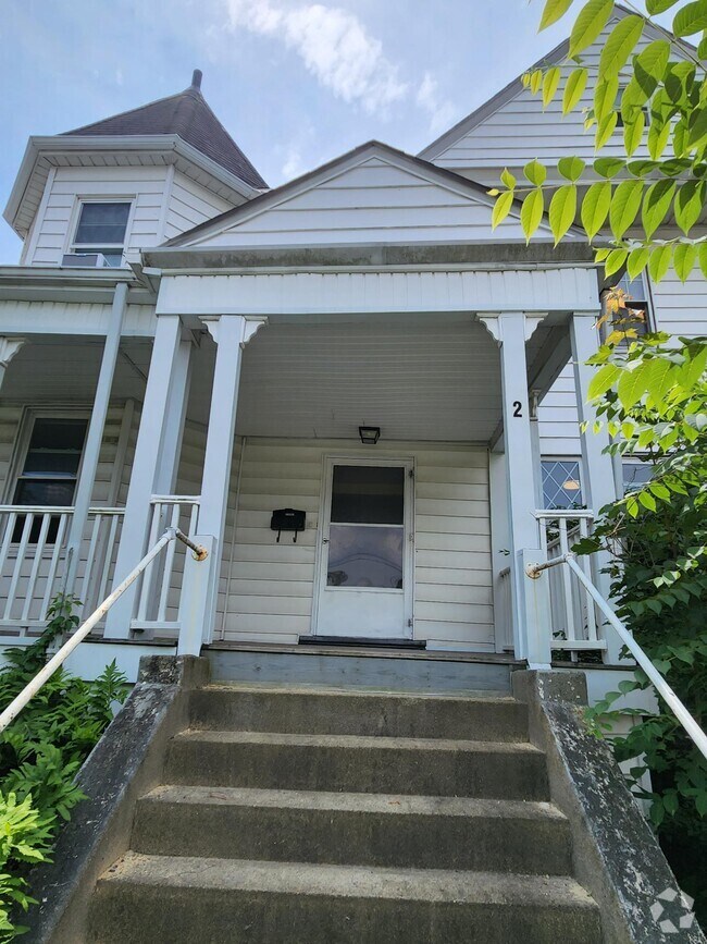 Cushing Square Apartments for Rent with a Garage Belmont, MA 4