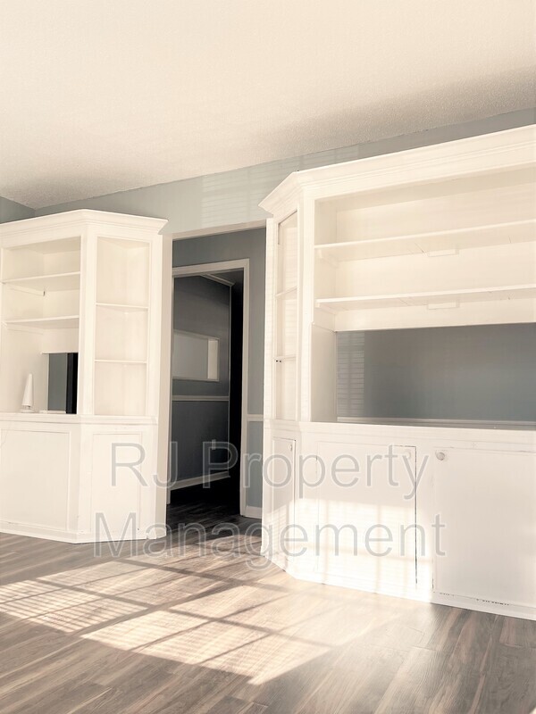 Building Photo - 3716 Bluff Wood Dr