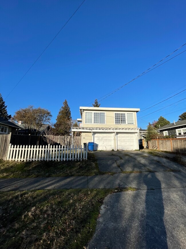 Front of Building - 5454 45th Ave SW