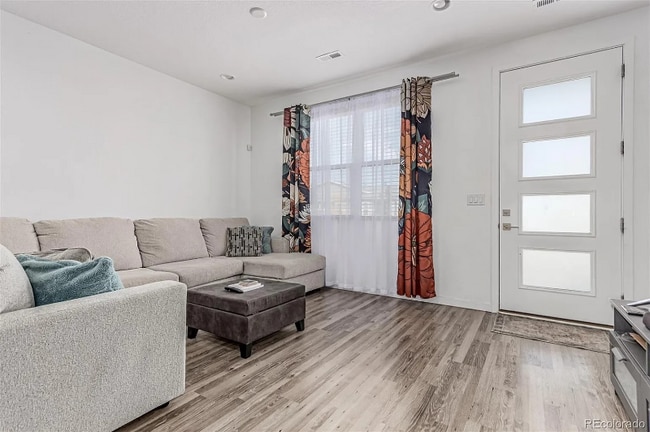 Foto del edificio - 7870 Horsebrush Ln