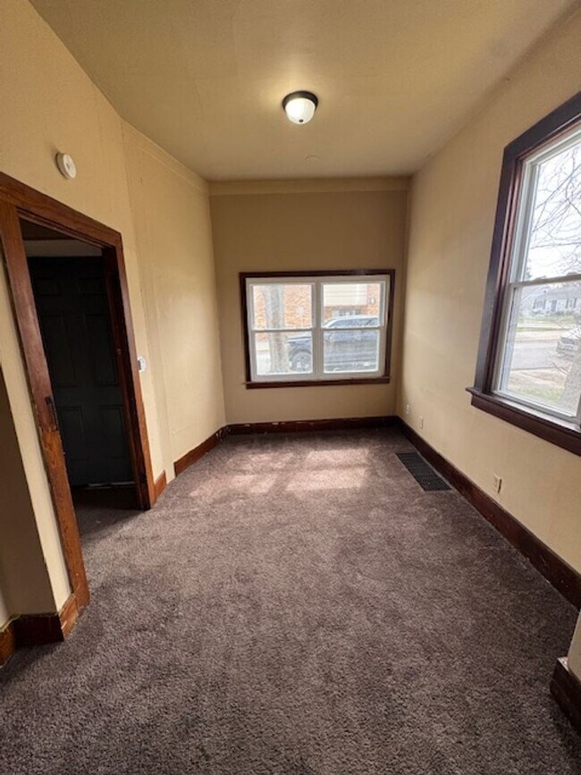 Foto del edificio - 420 Maxine Dr