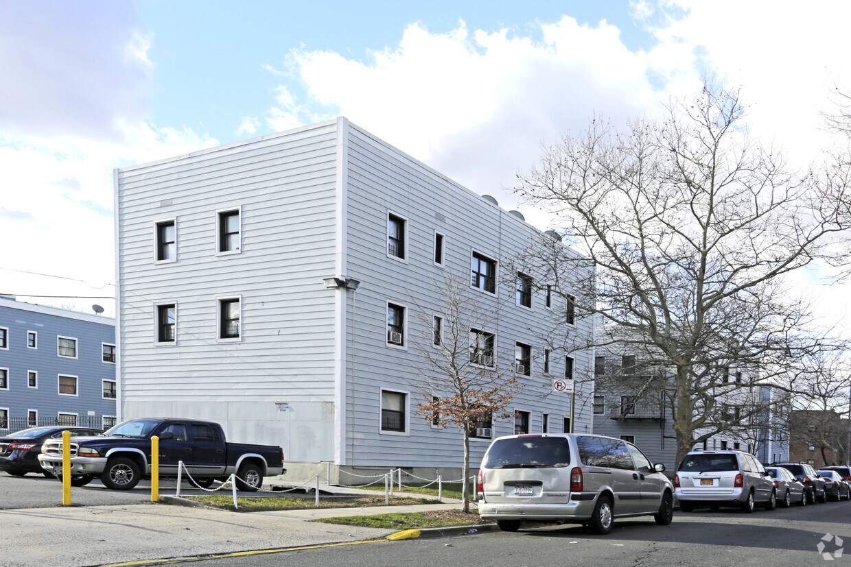 Kew Garden Hills - 150-18 75th Ave