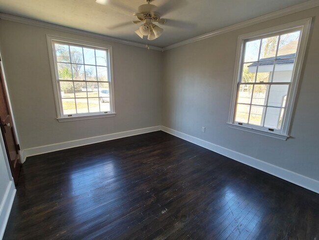 Foto del edificio - 6014 College Dr