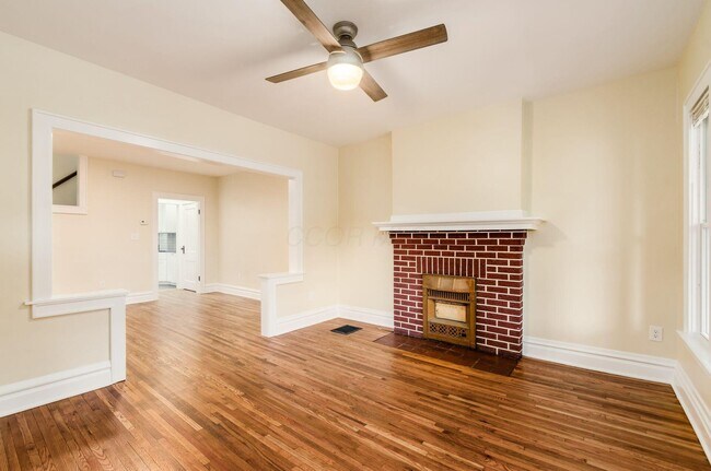 Building Photo - 228 E Kelso Rd