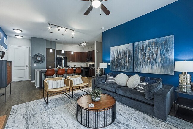 Foto del edificio - Double the Savings – 1 Month Free & No Fees!