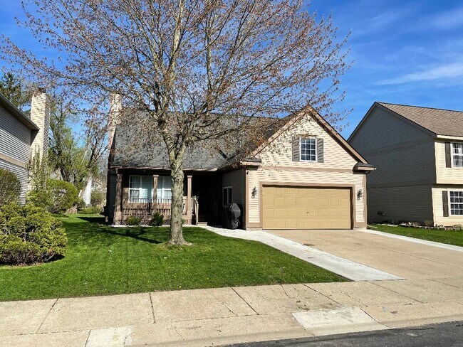 Building Photo - 328 Lake Meadow Dr