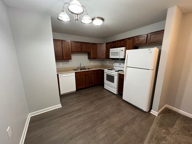 Cocina comedor - Meyer Pointe Senior Apartments