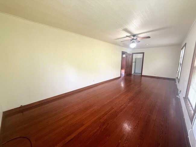 Building Photo - 1315 1/2 8th Street