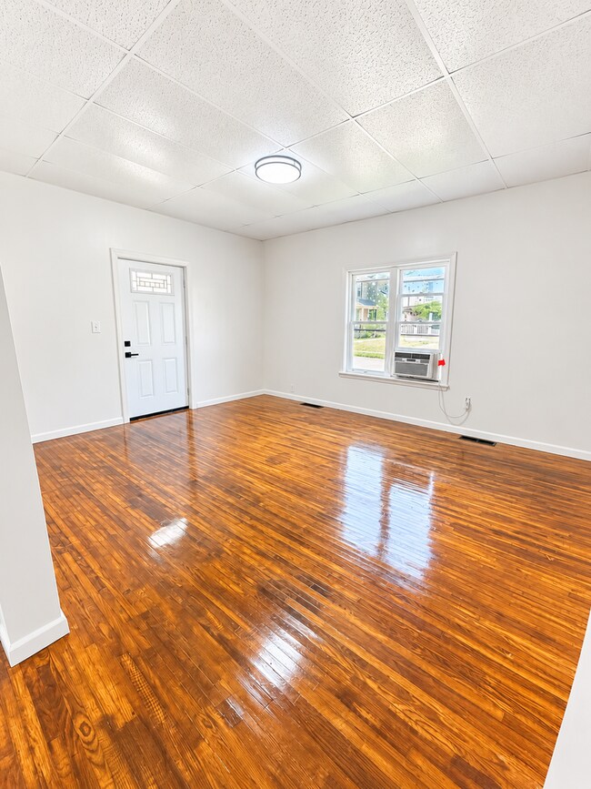 Foto del edificio - 614 N Metcalf St