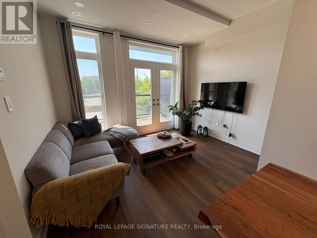 Photo du bâtiment - 9-9 Phelps Ln