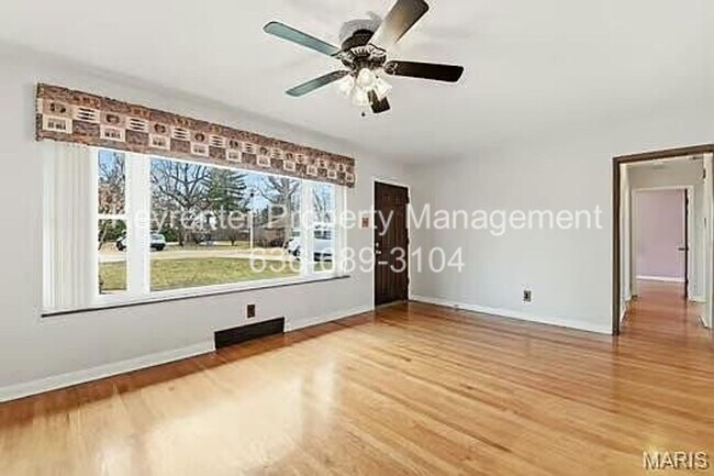 Building Photo - Spacious Updated 3-Bedroom Home in Prime Location
