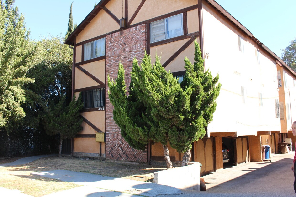 Primary Photo - 3144 Lashbrook Ave