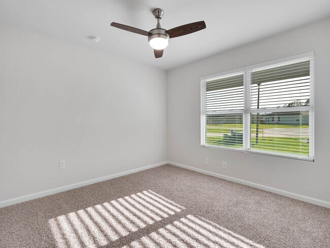 Building Photo - 12 Sugar Maple Ln