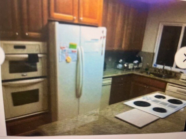 Foto del edificio - 944 Erica Dr