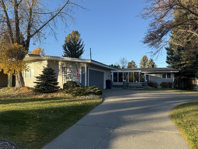 Foto del edificio - 1722 Alder Dr